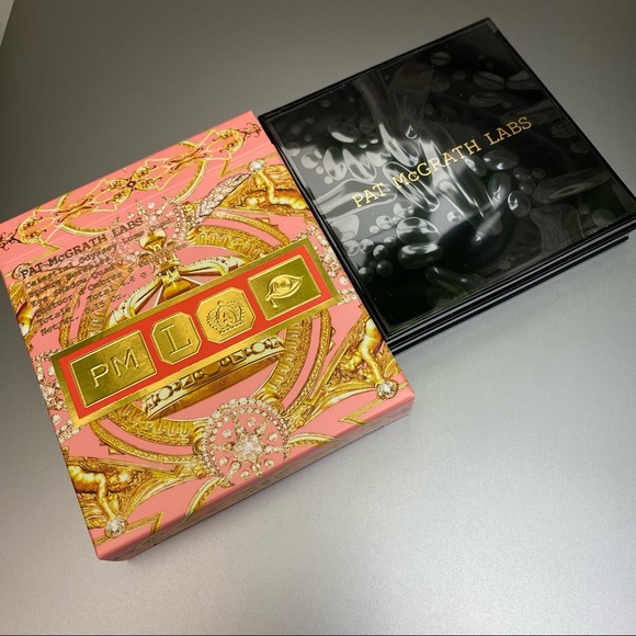 PAT McGRATH LABS Celestial Odyssey Luxe
Ouad “Bronze Borealis” eyeshadow - Picture 10 of 12